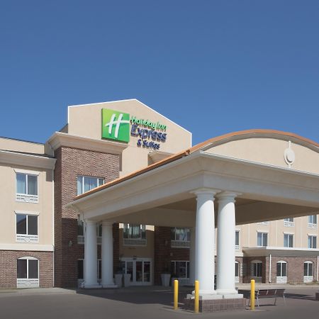 Holiday Inn Express Hotel & Suites Minot South By Ihg Exterior foto
