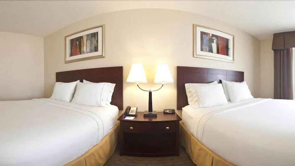 Holiday Inn Express Hotel & Suites Minot South By Ihg Exterior foto