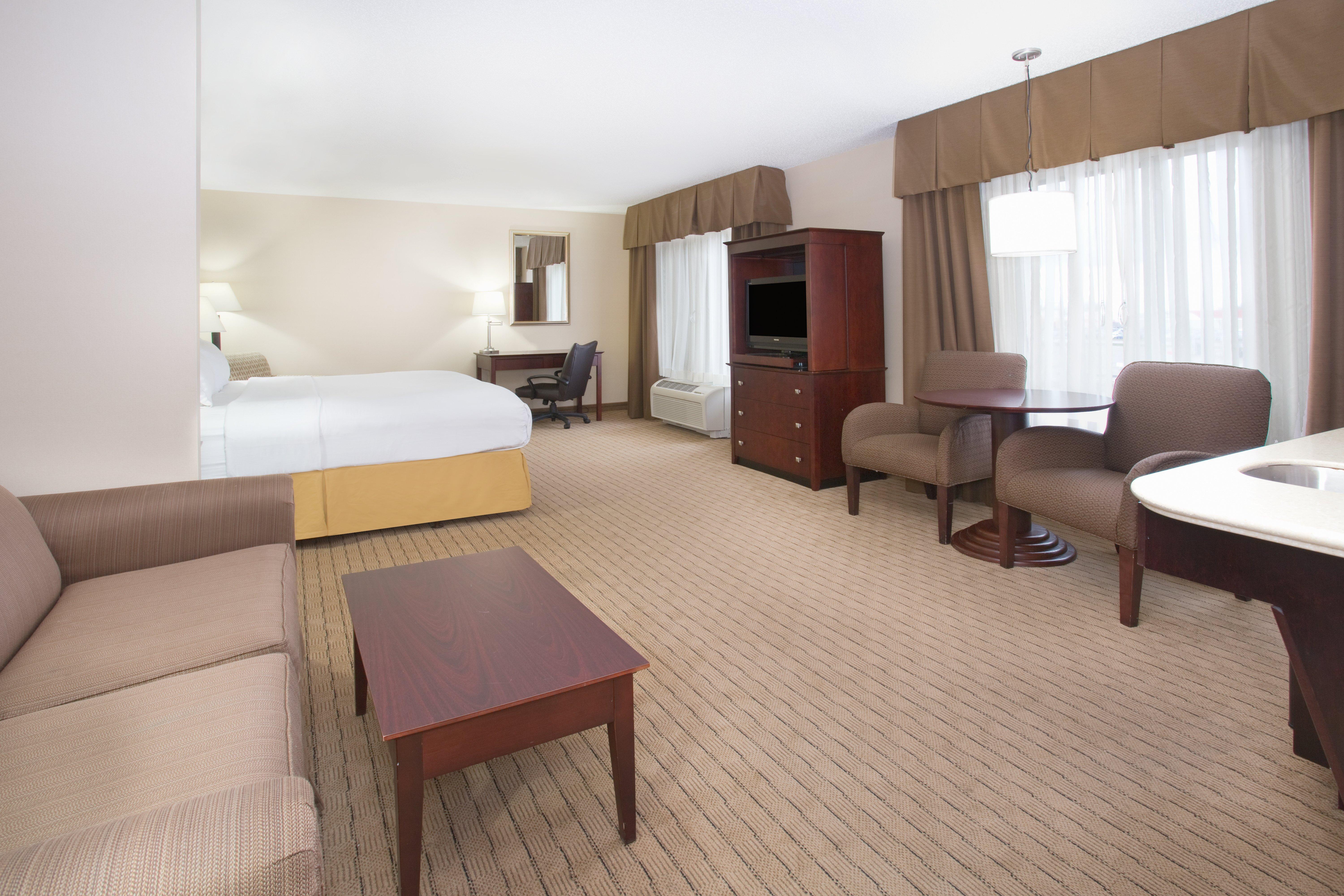 Holiday Inn Express Hotel & Suites Minot South By Ihg Exterior foto