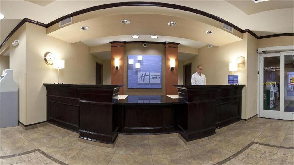 Holiday Inn Express Hotel & Suites Minot South By Ihg Exterior foto